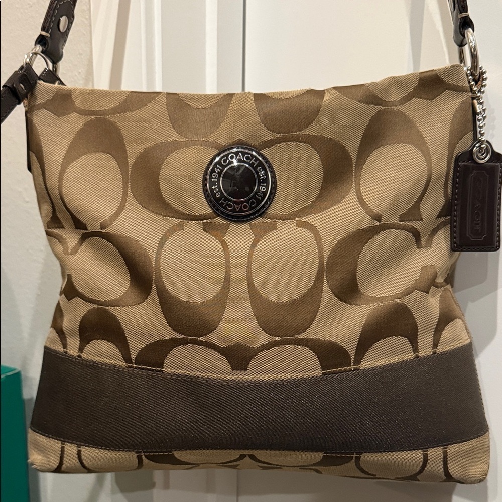 Coach Tan and Brown Signature Shoulder Bag gallery tote purse handbag designer - Picture 2 of 12